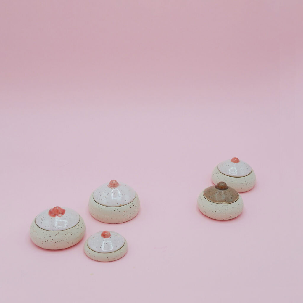 pottenbakken online met gesloten vormen roze wit