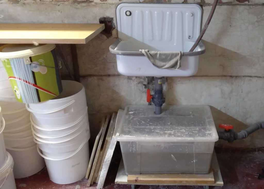 clogged pipes, pipes clay, clay in pipes, clogged pipes, clogged pipes pottery